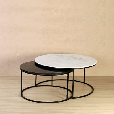 Set of 2 nesting coffee tables with black and white marble top and metal fame in black finish