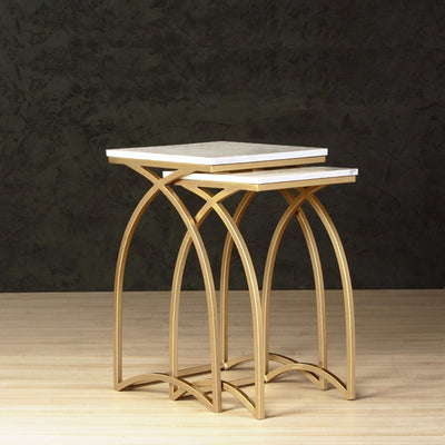 Set of 2 nesting tables with marble top and metal frame in gold finish 